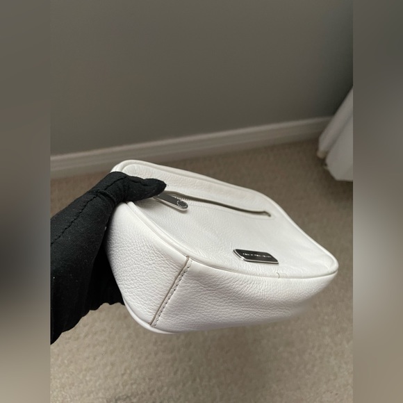 Marc by Marc Jacobs camera leather bag in white - Picture 8 of 12